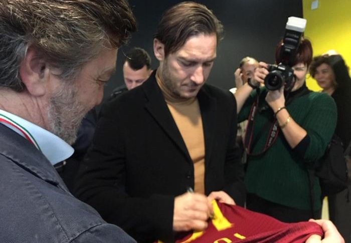 Totti perde Rolex, incontrerò di persona chi lo ritrova