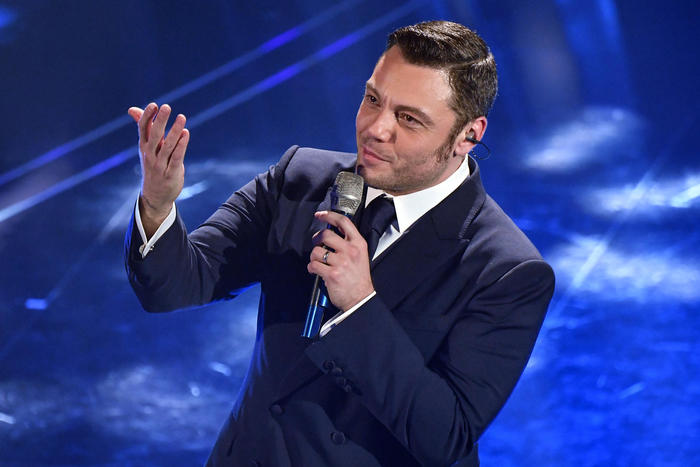 Tiziano Ferro, abbandonare un animale è gesto disumano