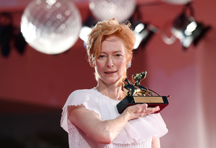 Tilda Swinton, premi genderneutral? Brava Berlino!