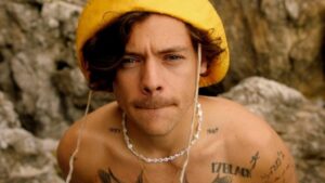 Harry Styles pubblica il video di “Golden” , girato in Costiera Amalfitana